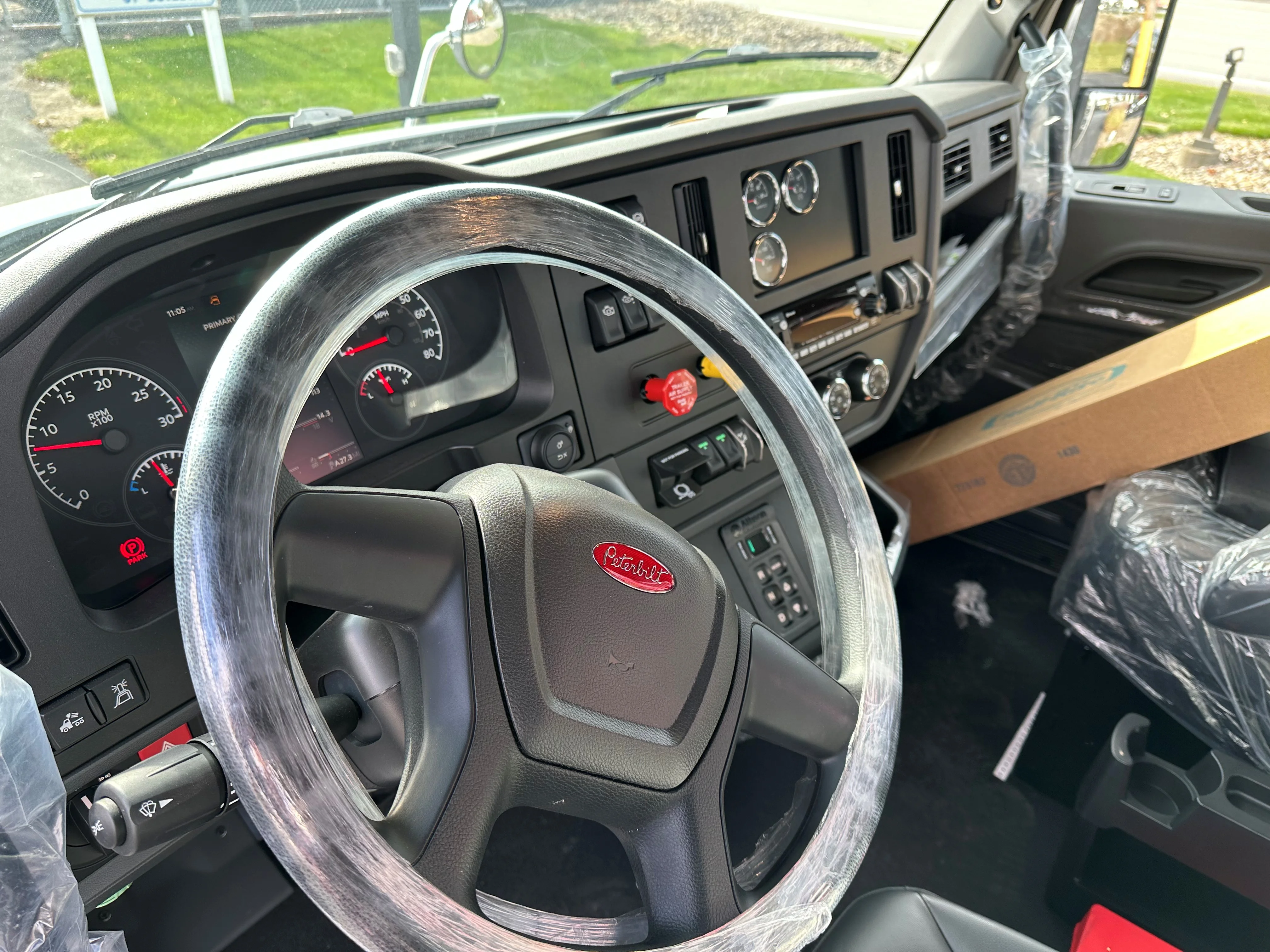 2025 Peterbilt - image 11