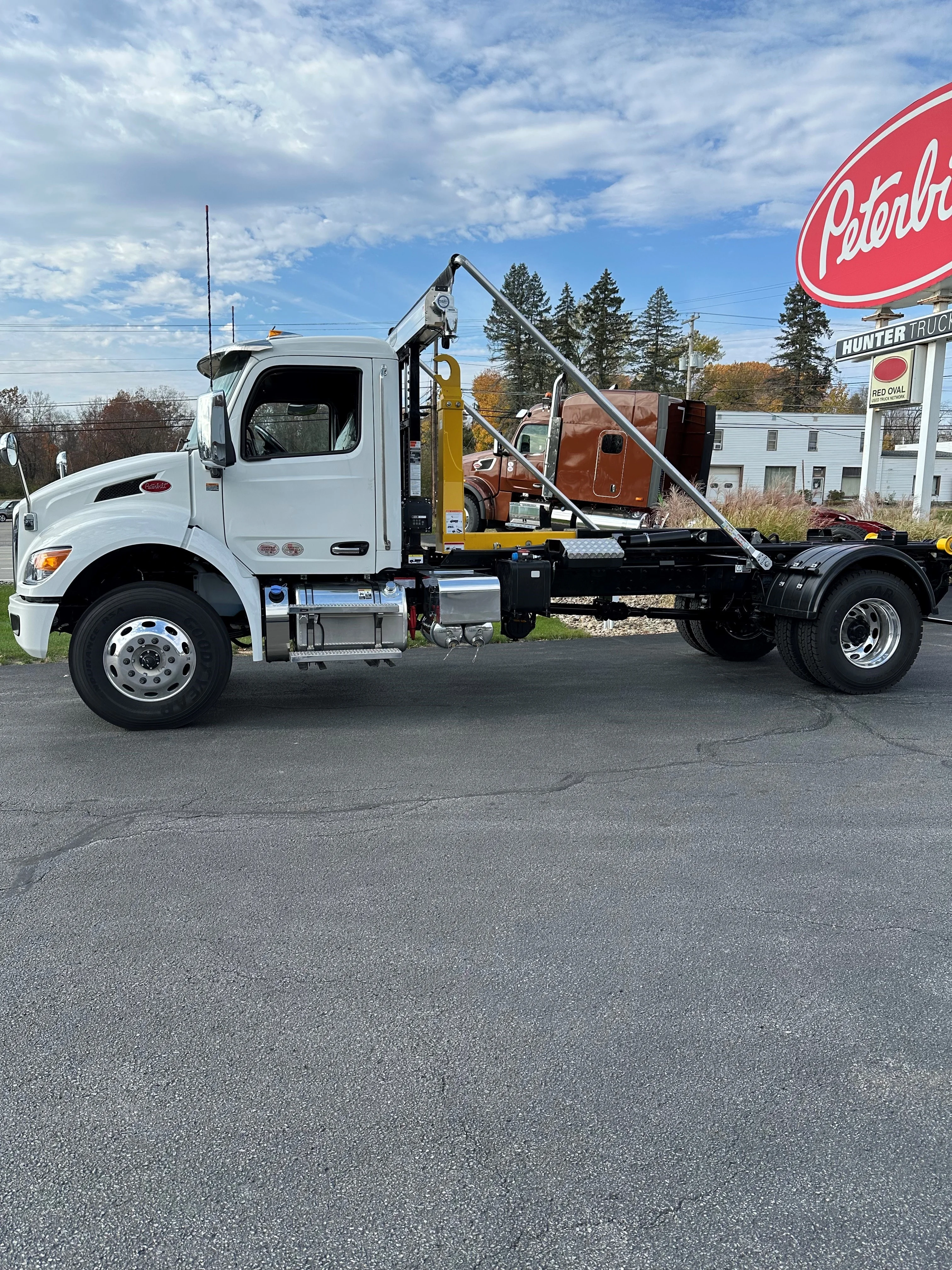 2025 Peterbilt - image 2