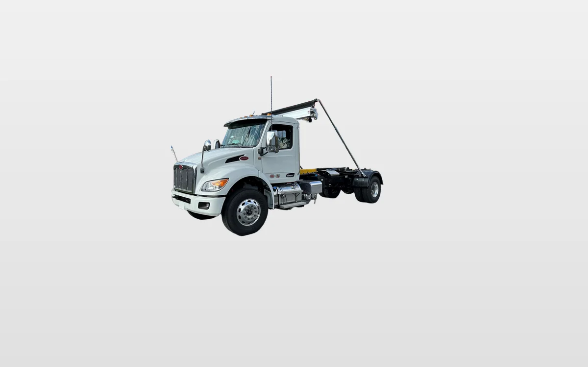 2025 Peterbilt - image 1