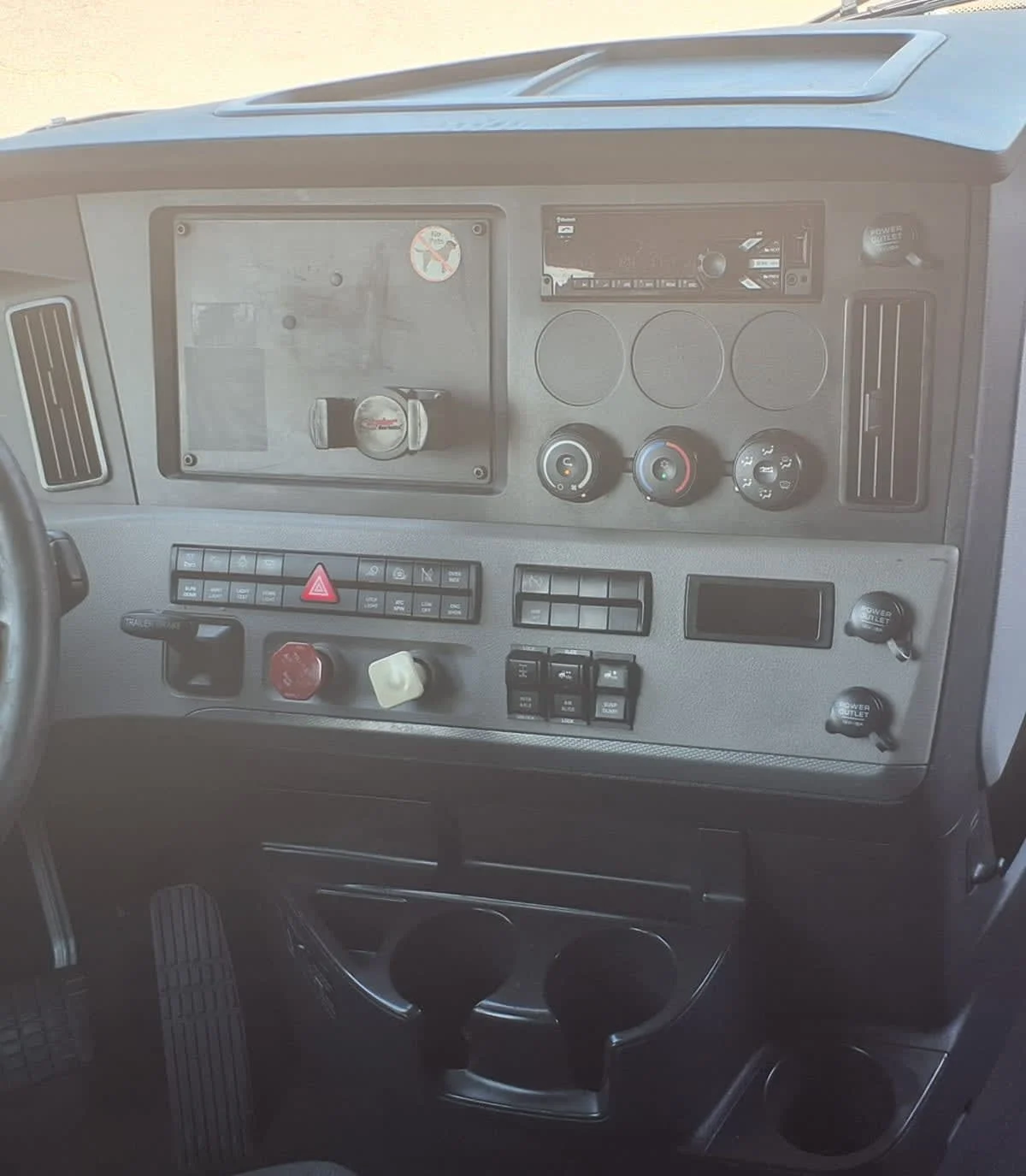 2020 Freightliner Cascadia in Memphis, TN — photo 14