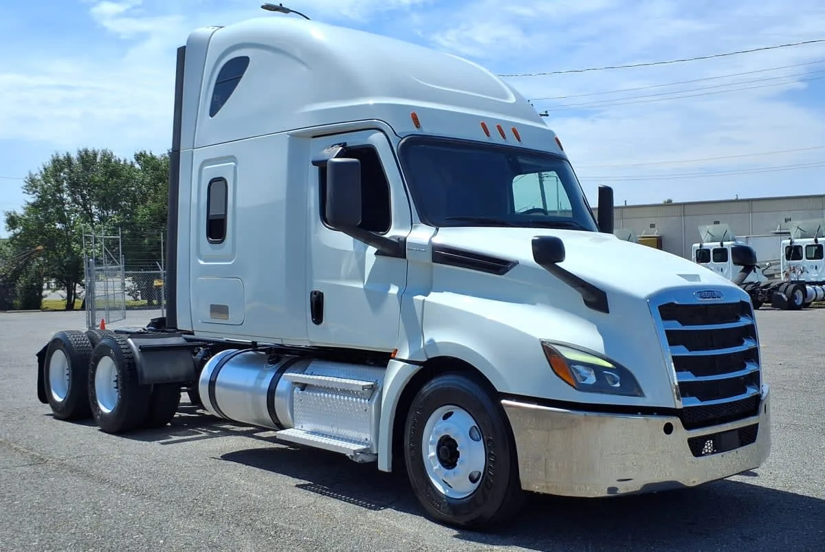 2020 Freightliner Cascadia in Memphis, TN — photo 3