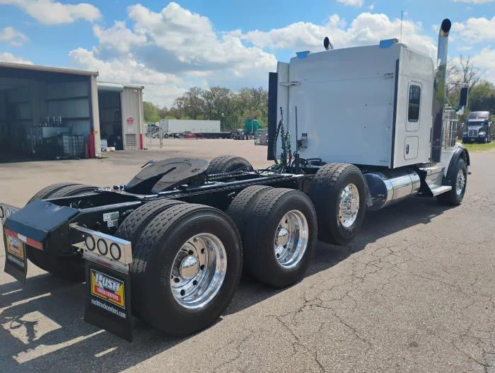 2019 Kenworth T800 - image 8