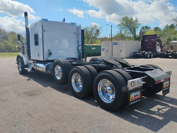 2019 Kenworth T800 - image 6