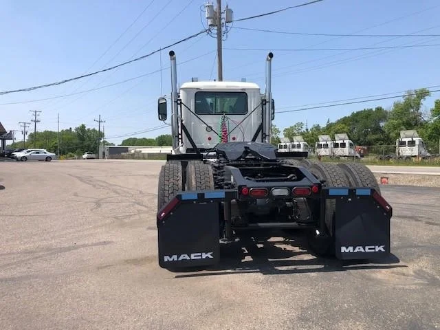 2026 Mack Pinnacle in Findlay, OH — photo 4