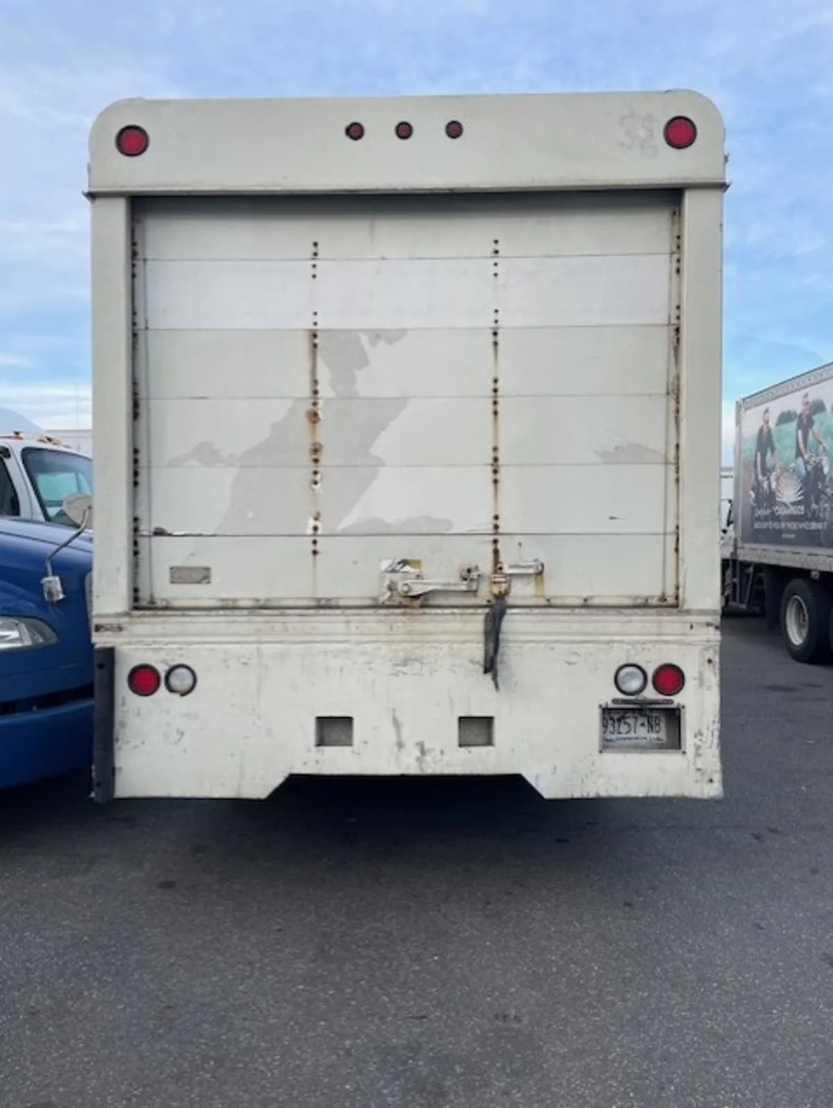 2015 Hino 338 - image 5