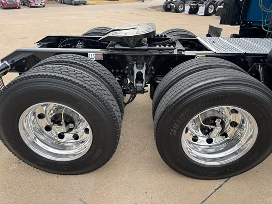 2024 Kenworth T680 in Dallas, TX — photo 17
