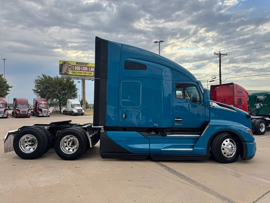 2024 Kenworth T680 in Dallas, TX — photo 13