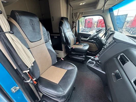 2024 Kenworth T680 in Dallas, TX — photo 24