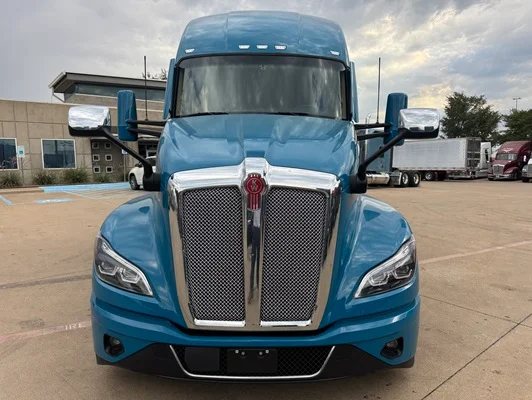2024 Kenworth T680 in Dallas, TX — photo 11