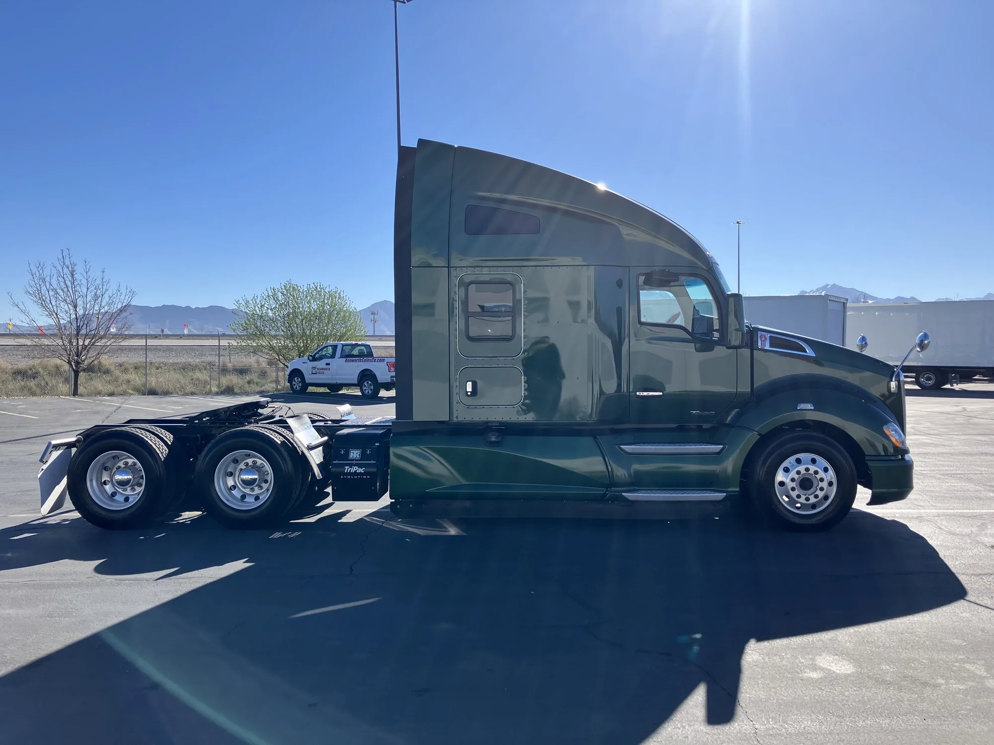 2022 Kenworth T680 - image 5