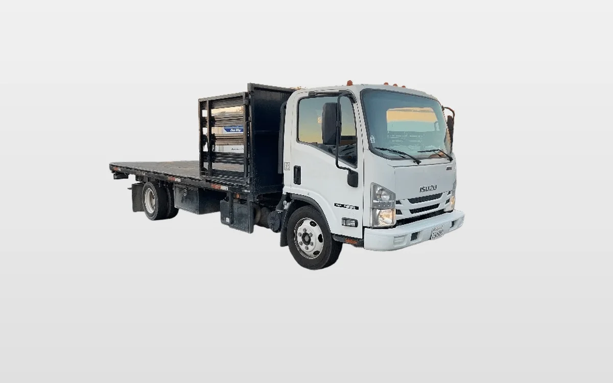 2021 Isuzu NRR - image 1