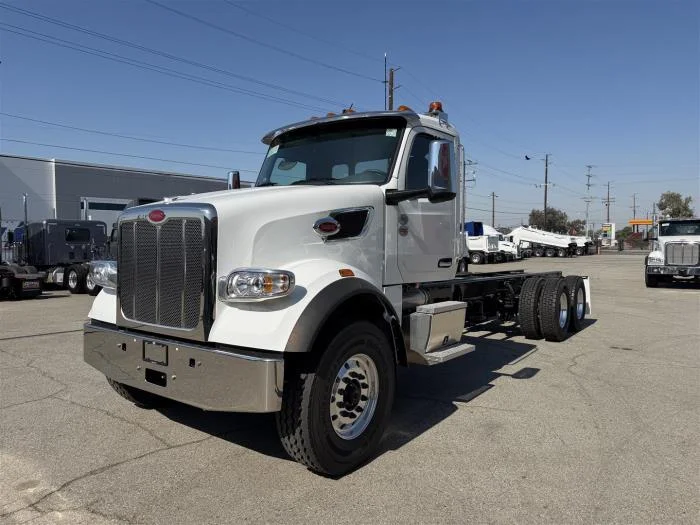 2027 Peterbilt 567 in Sylmar, CA — photo 2