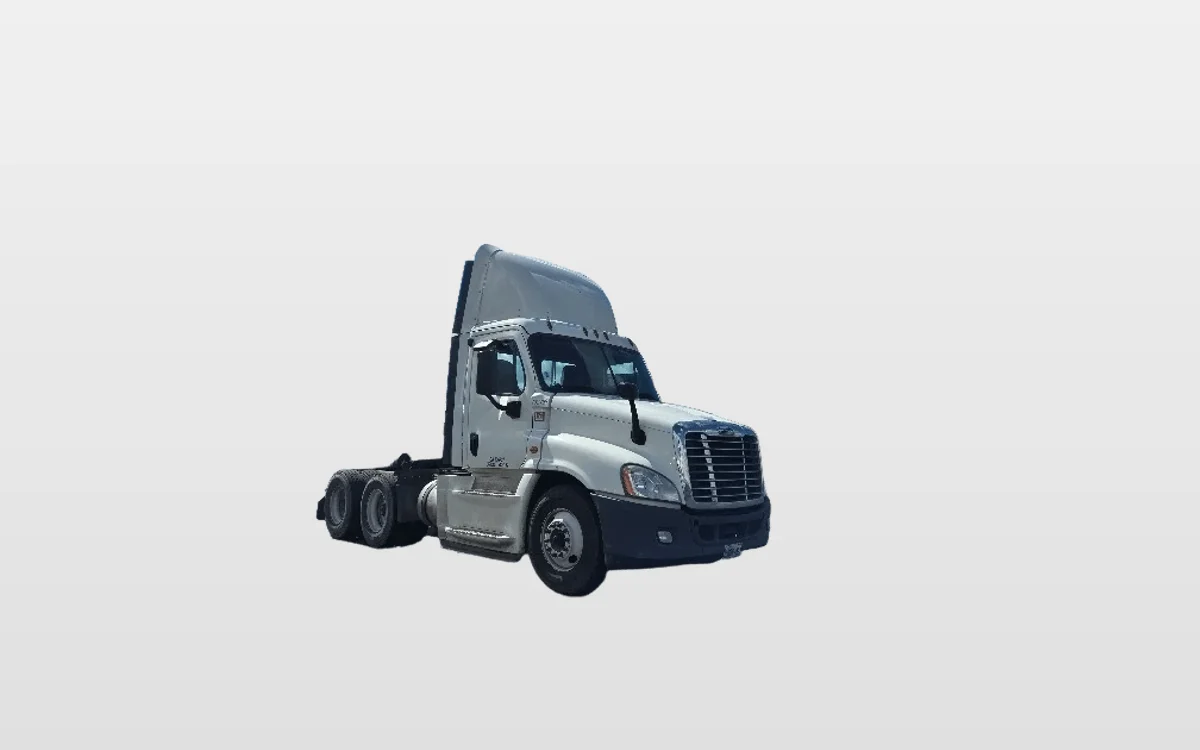2019 Freightliner Cascadia - image 1