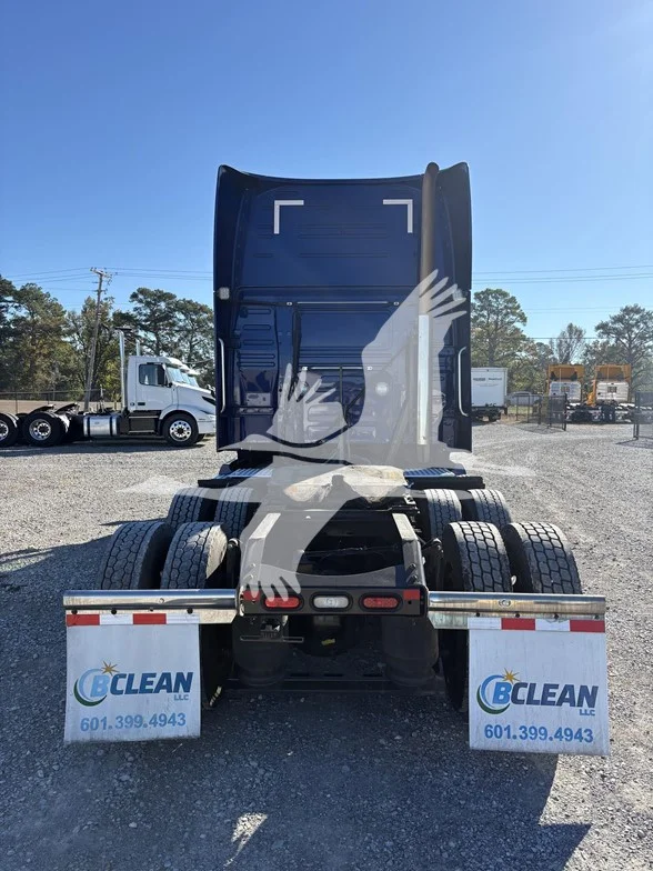 2023 Volvo VNL 860 - image 6