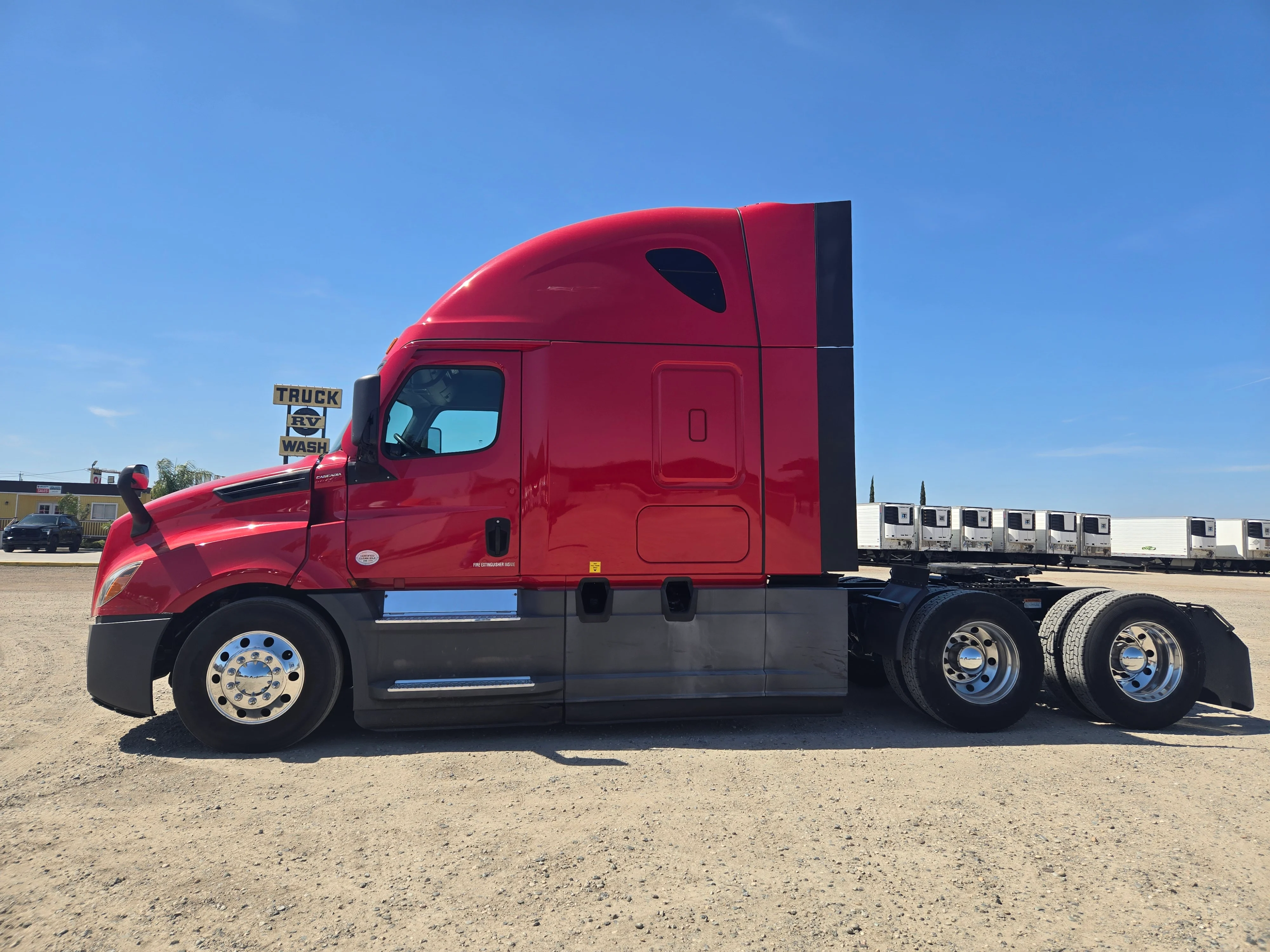 2021 Freightliner Cascadia in Fresno, CA — photo 8