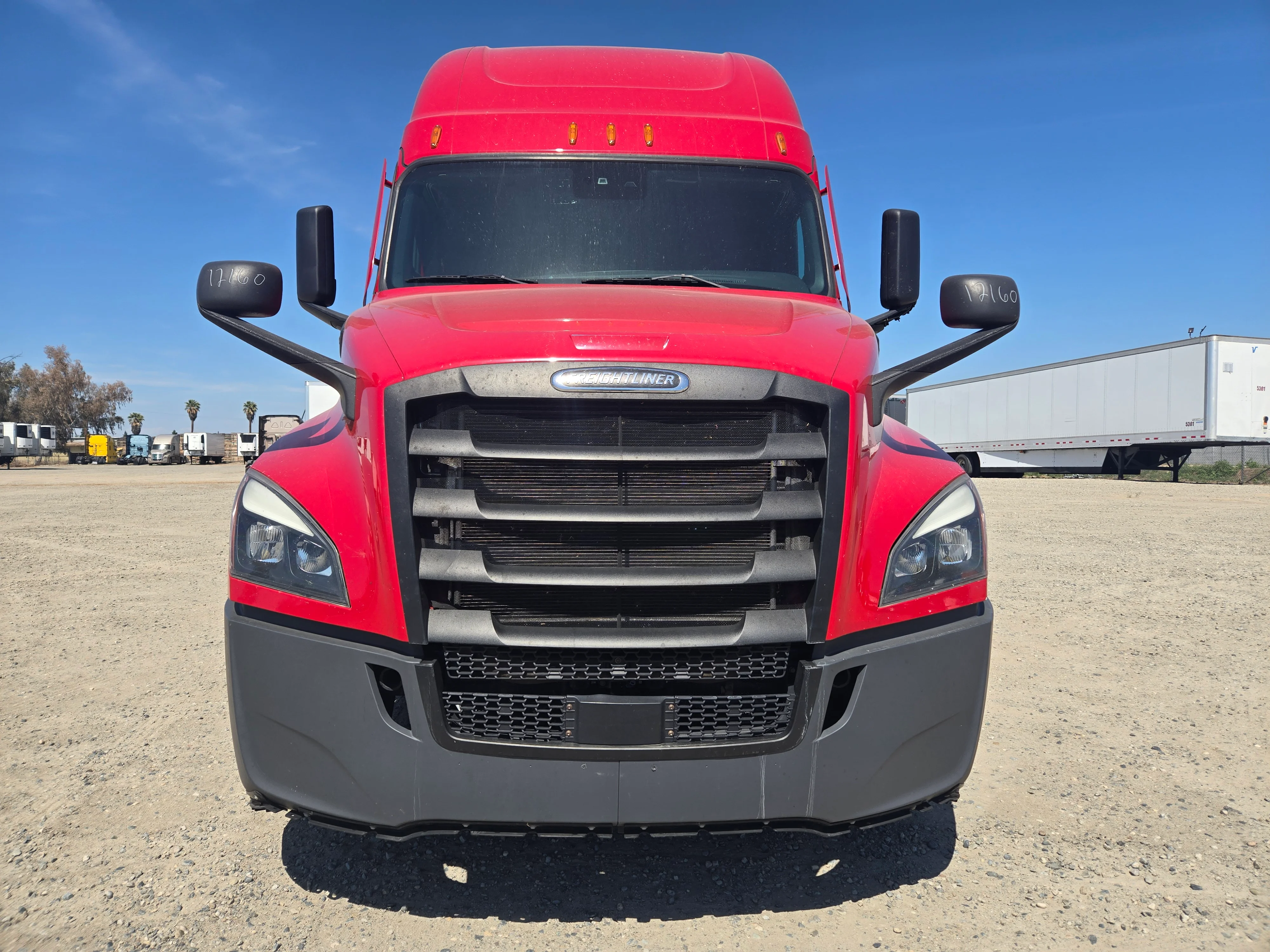 2021 Freightliner Cascadia in Fresno, CA — photo 2