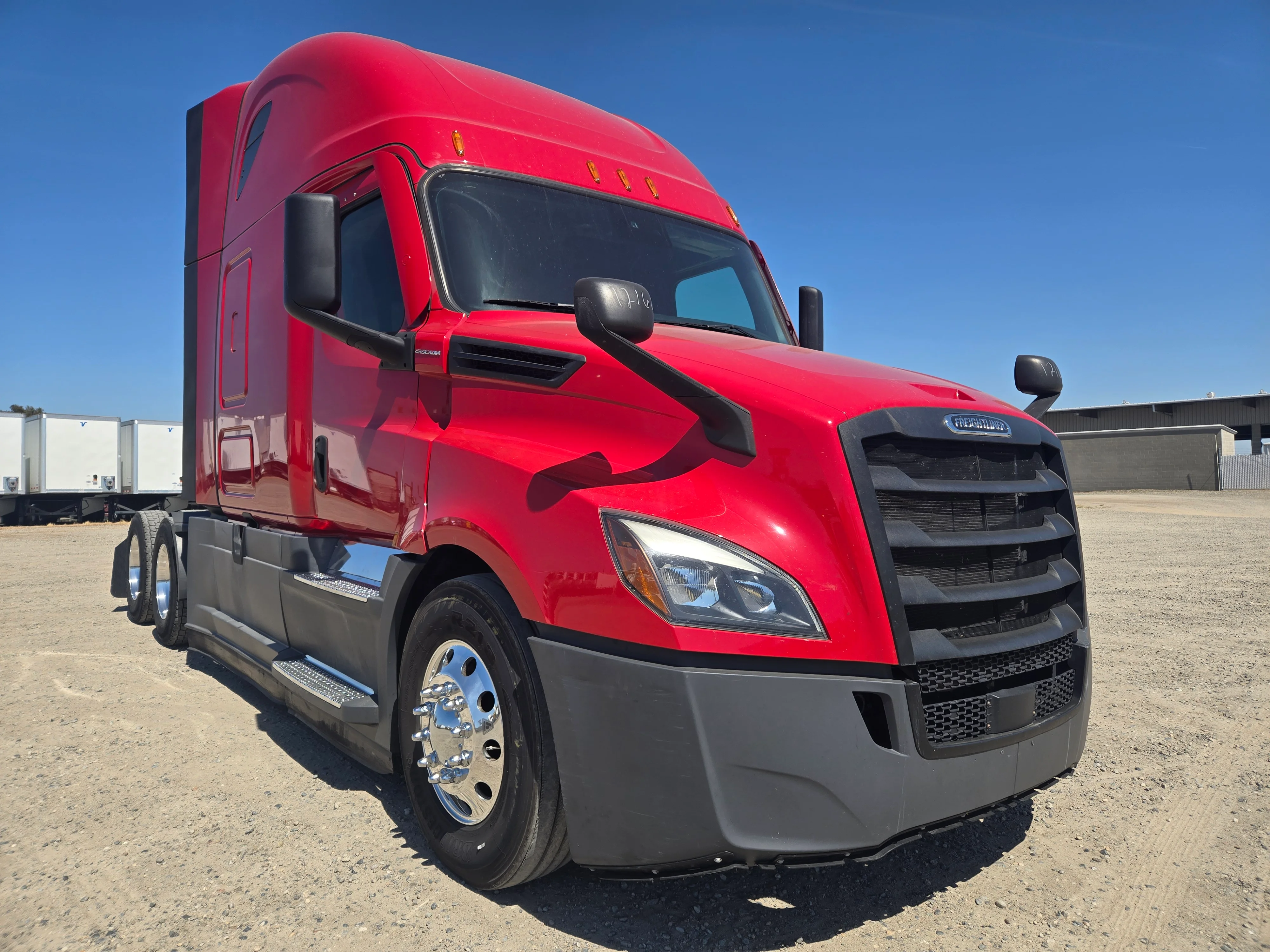 2021 Freightliner Cascadia in Fresno, CA — photo 3
