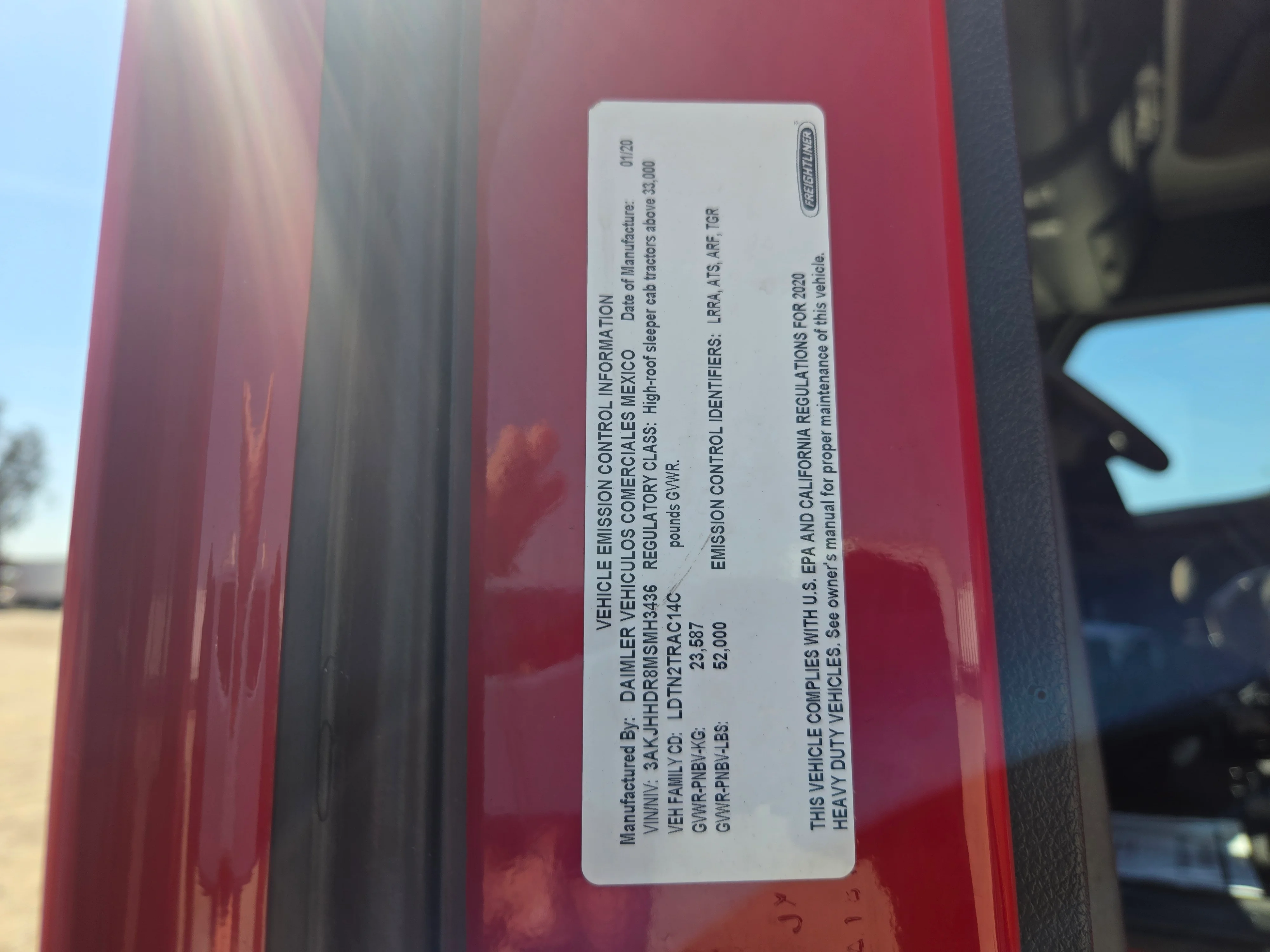 2021 Freightliner Cascadia in Fresno, CA — photo 16