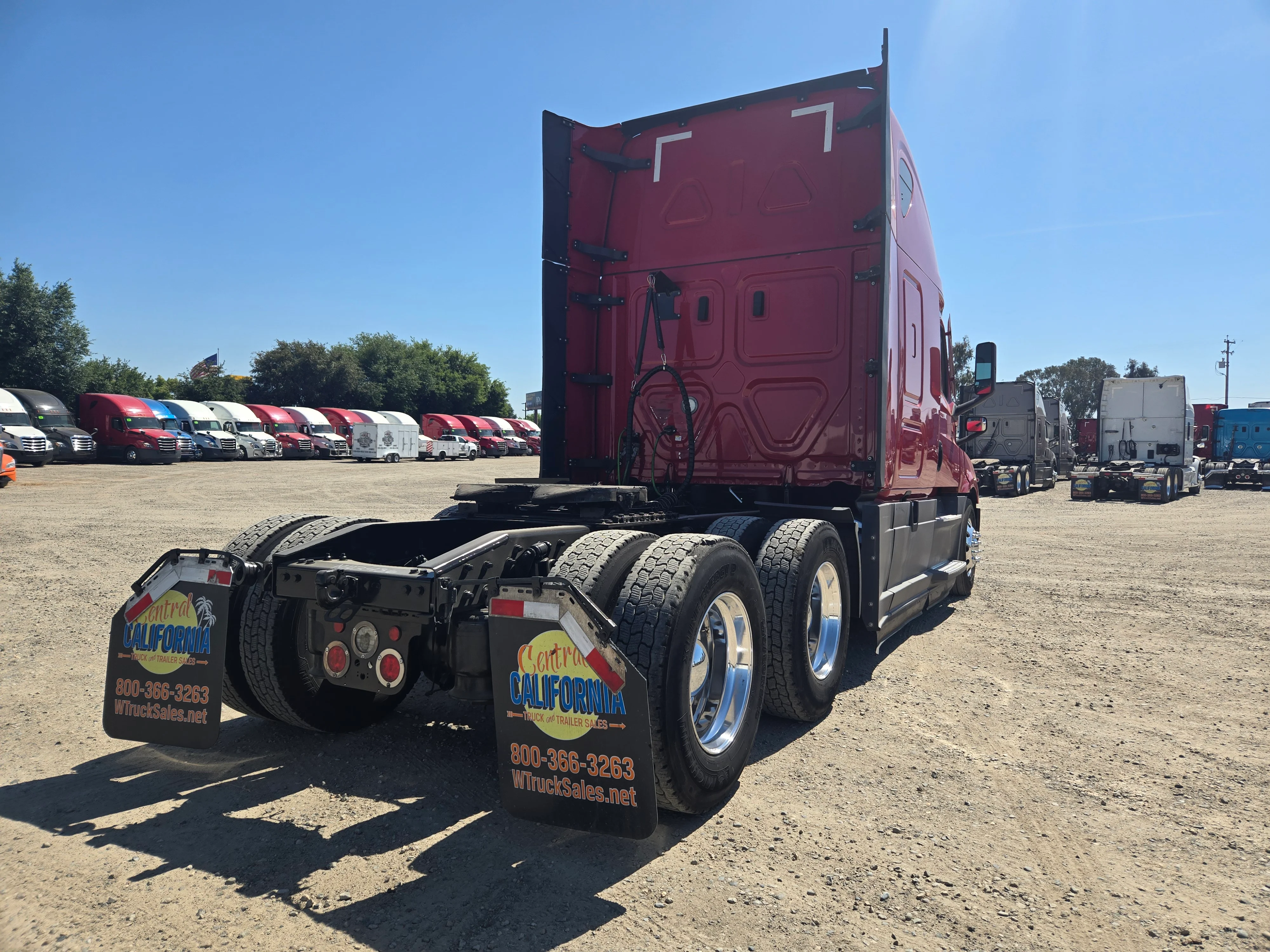 2021 Freightliner Cascadia in Fresno, CA — photo 5