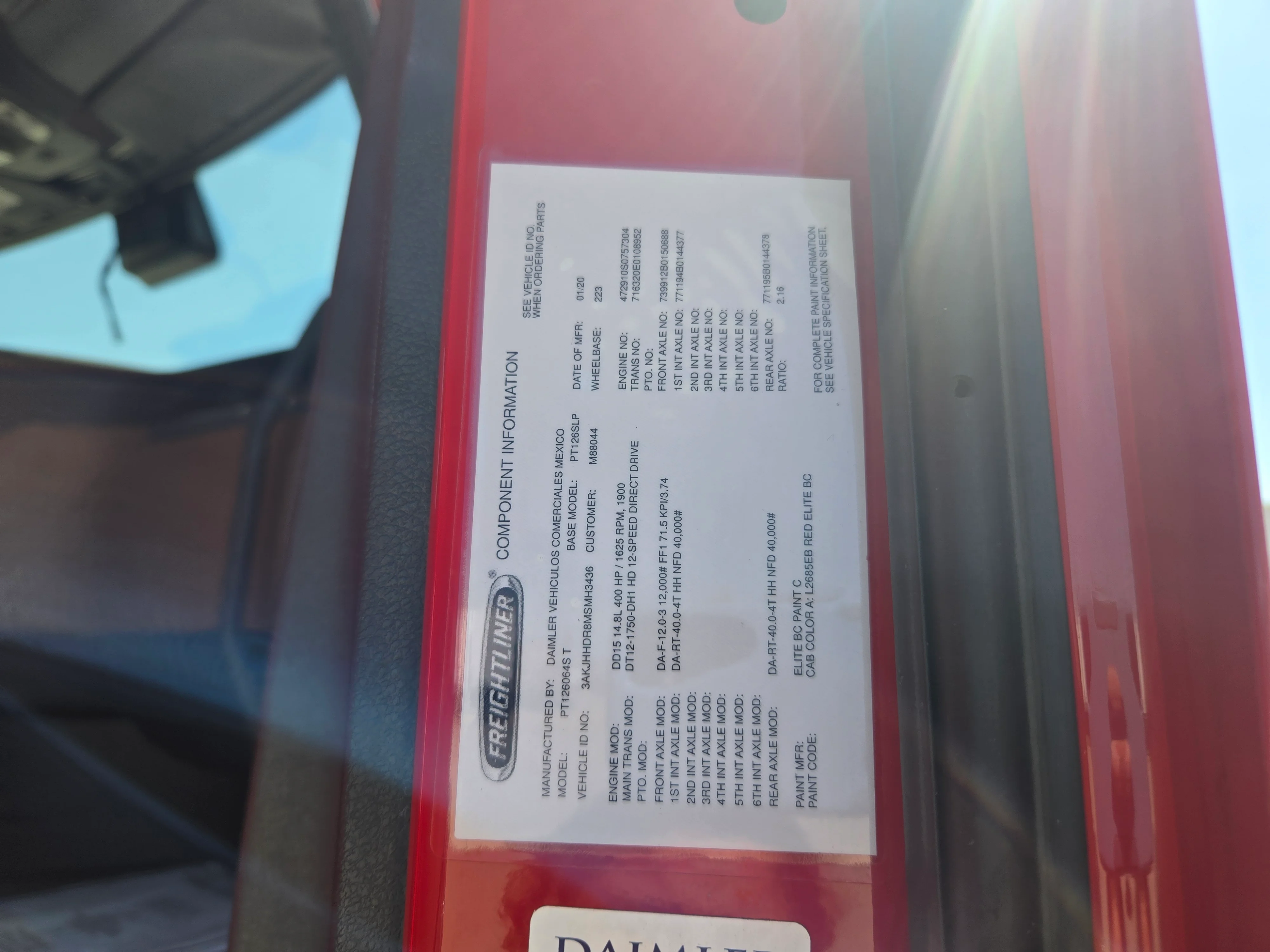 2021 Freightliner Cascadia in Fresno, CA — photo 17