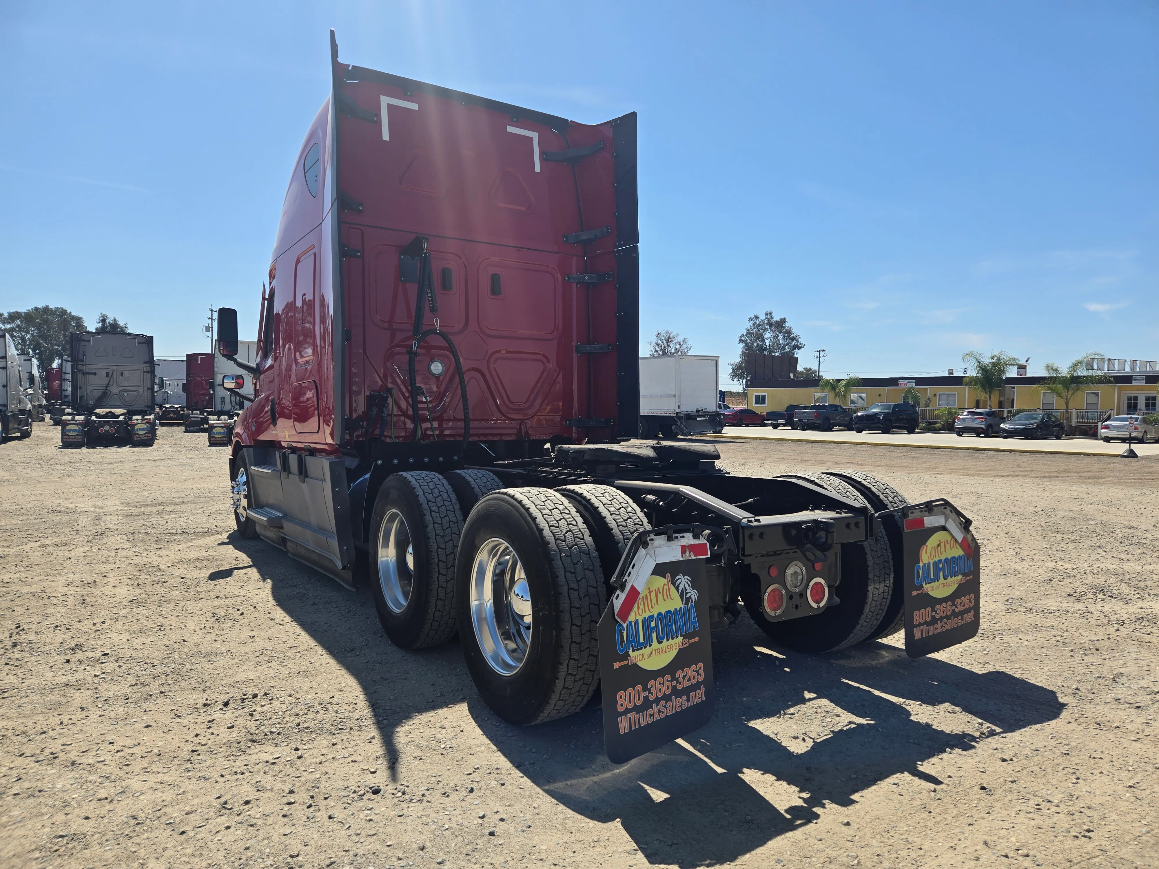 2021 Freightliner Cascadia in Fresno, CA — photo 7