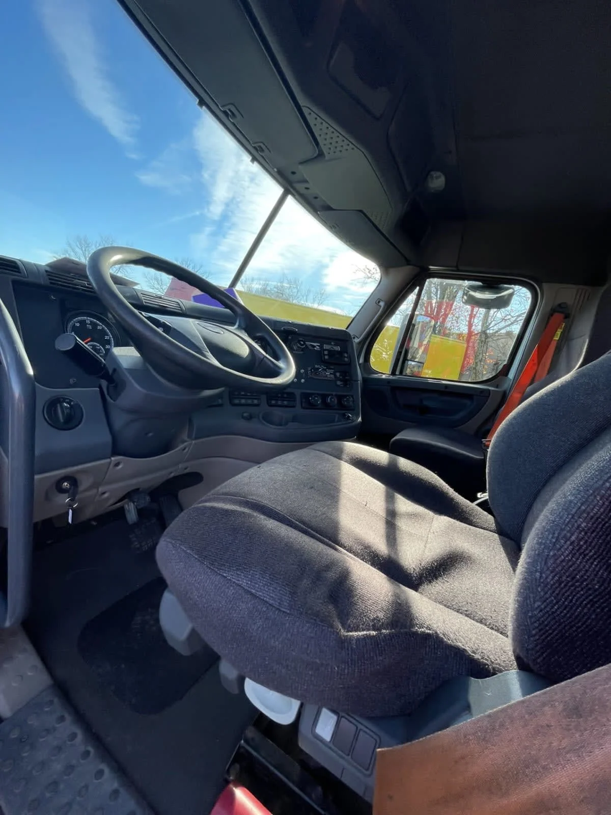 2019 Freightliner Cascadia in Newark, NJ — photo 7