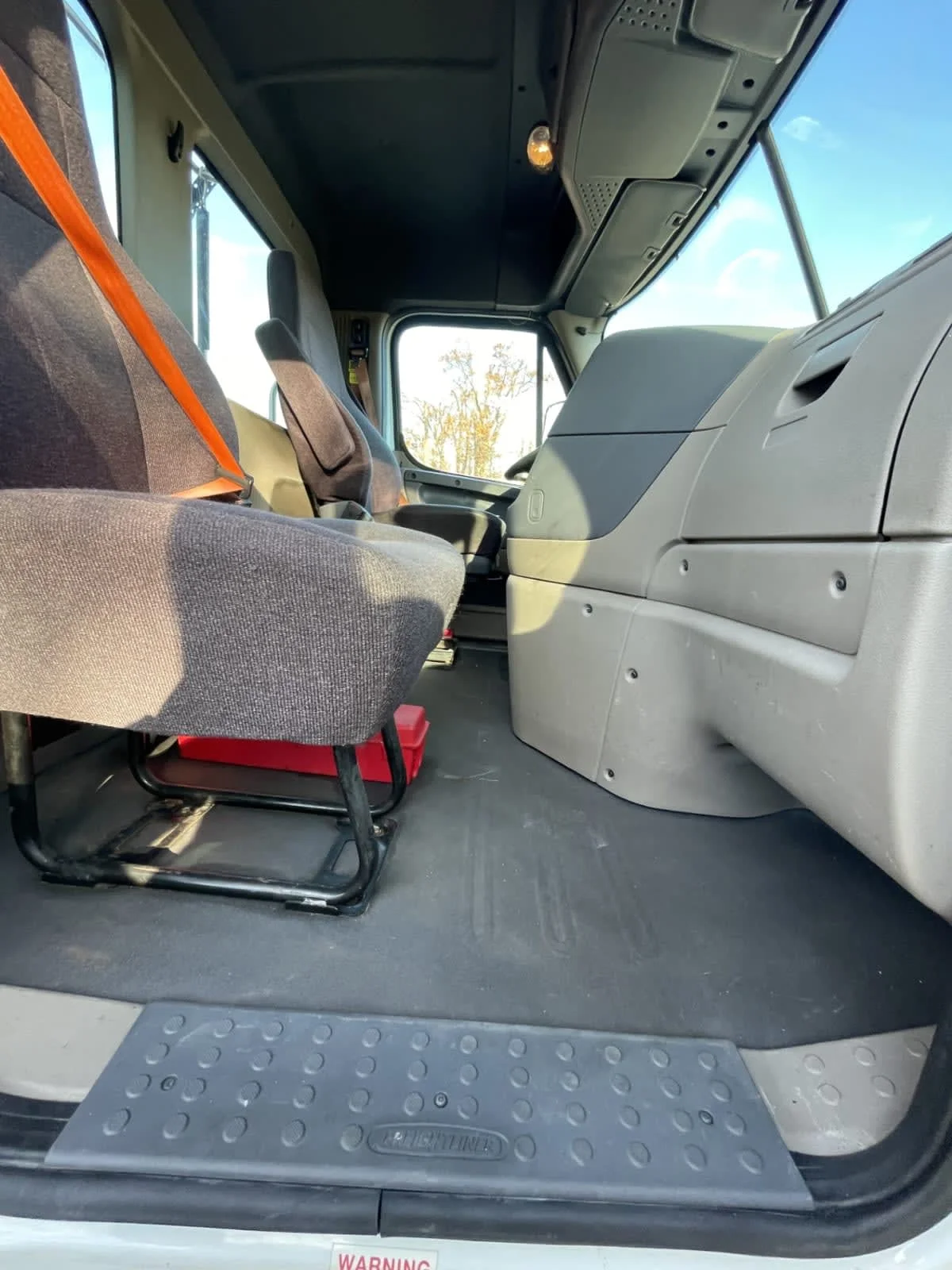 2019 Freightliner Cascadia in Newark, NJ — photo 10