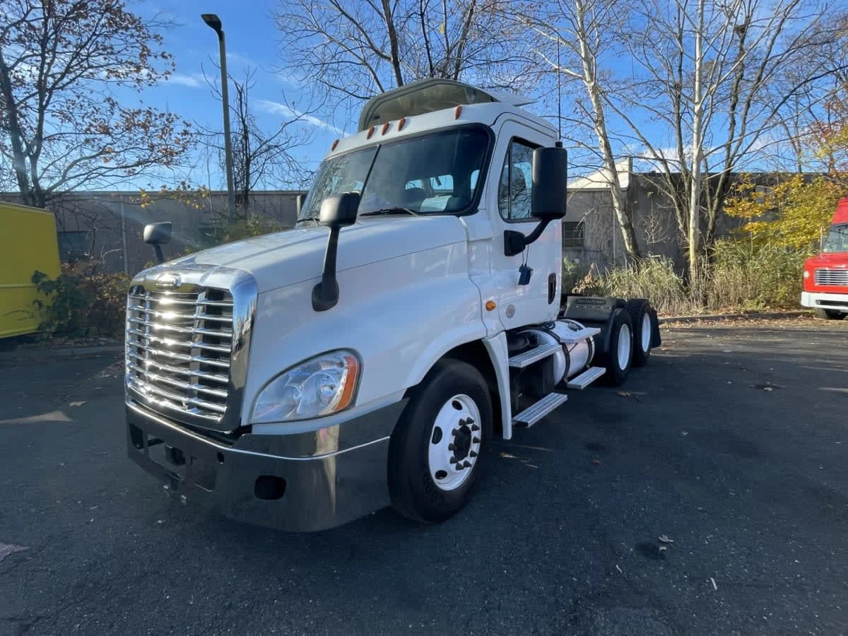 2019 Freightliner Cascadia in Newark, NJ