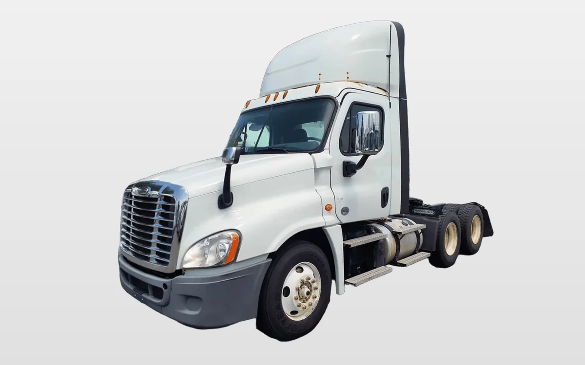 2020 Freightliner Cascadia - image 1