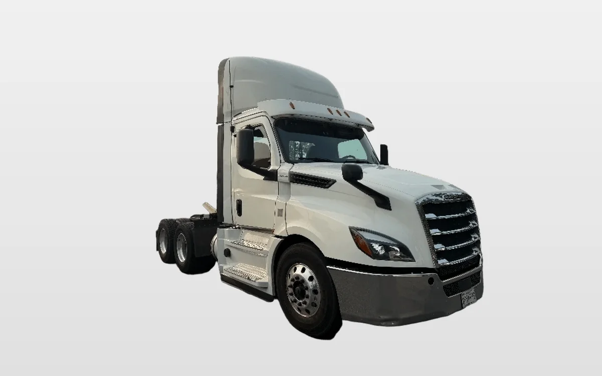 2019 Freightliner Cascadia - image 1