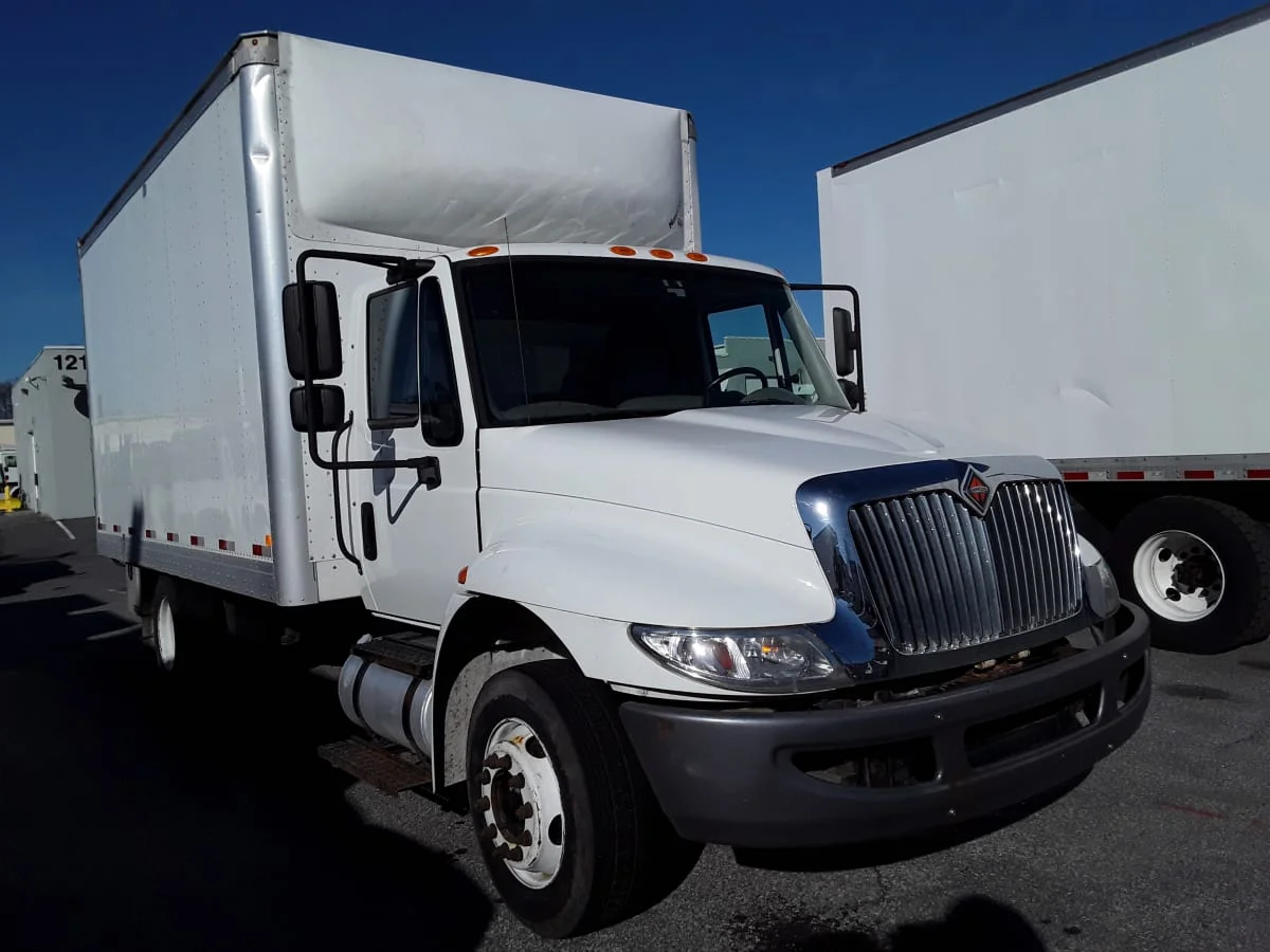 2019 International 4300 in Allentown, PA — photo 3