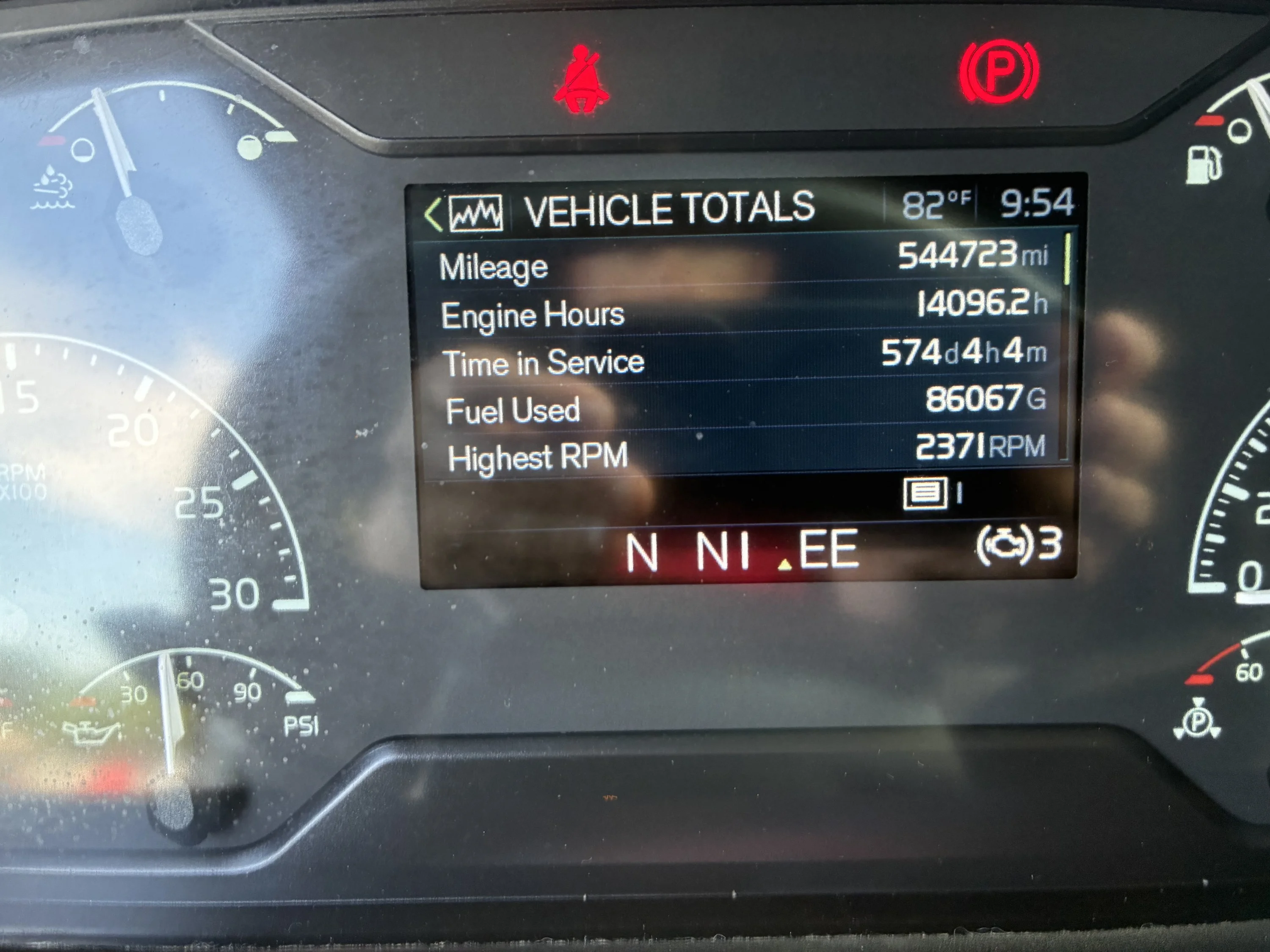 2023 Volvo VNL 860 in CHARLOTTE, NC — photo 11