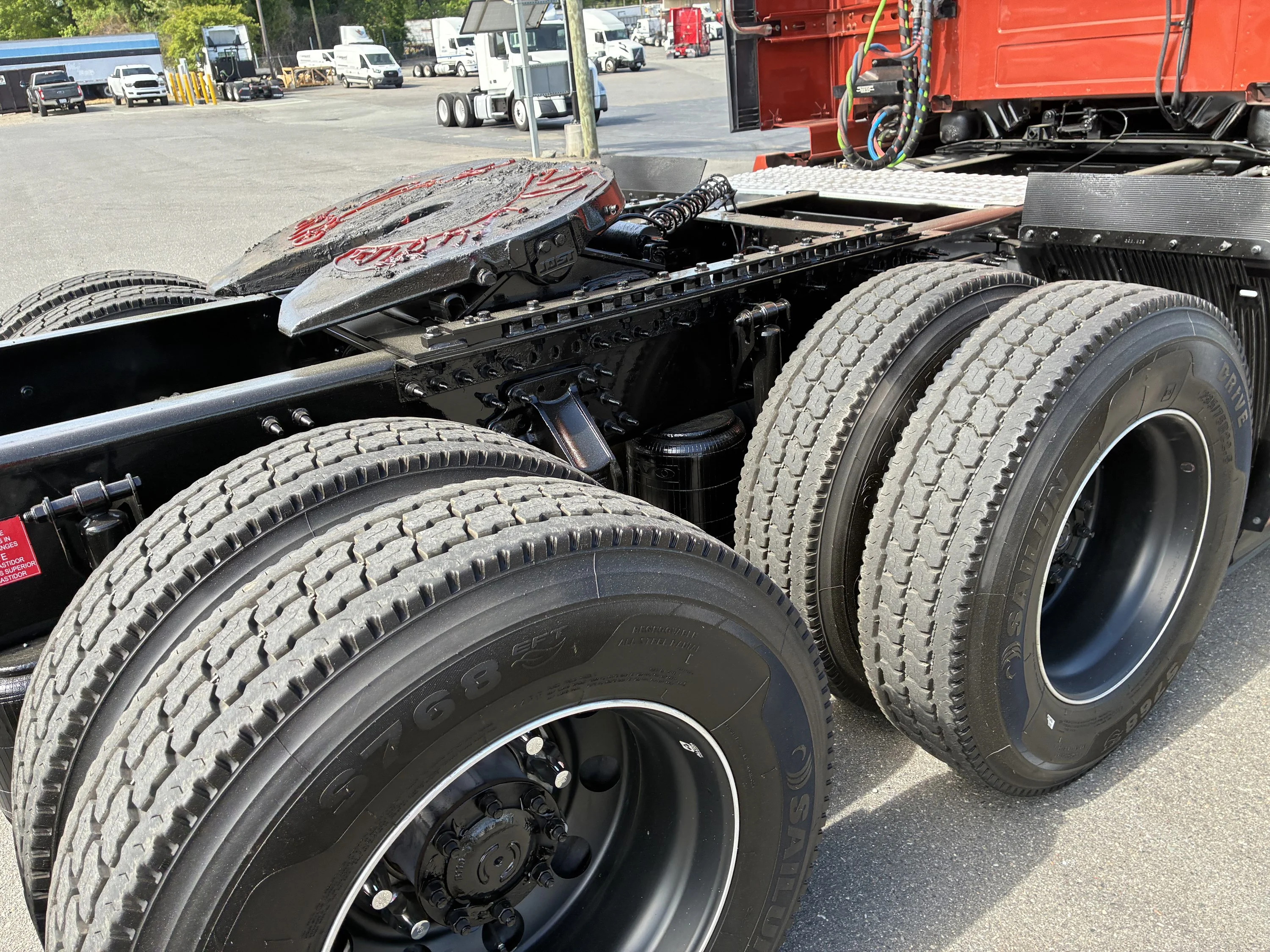 2023 Volvo VNL 860 in CHARLOTTE, NC — photo 16