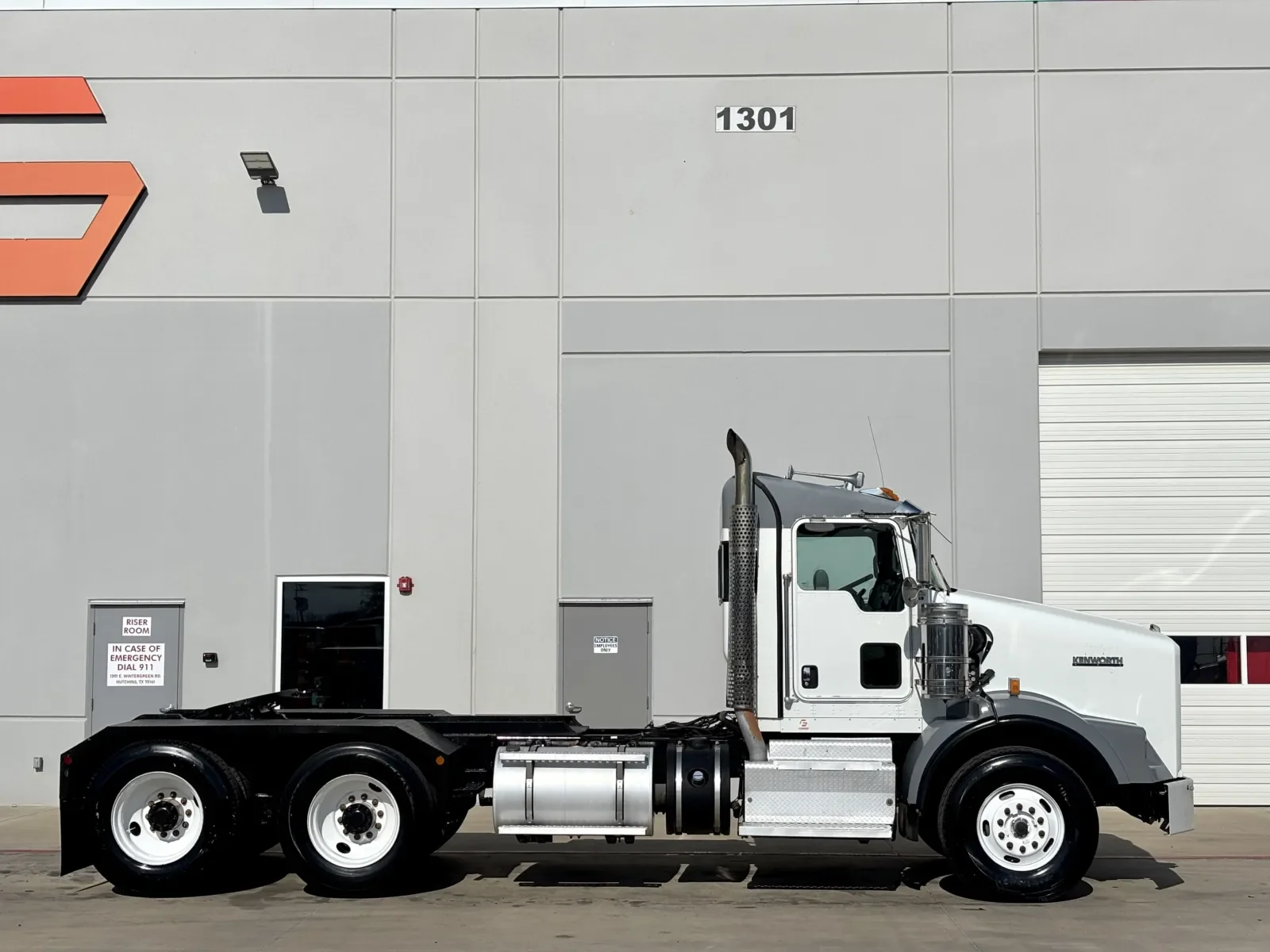 2012 Kenworth T800 in Hutchins, TX — photo 3