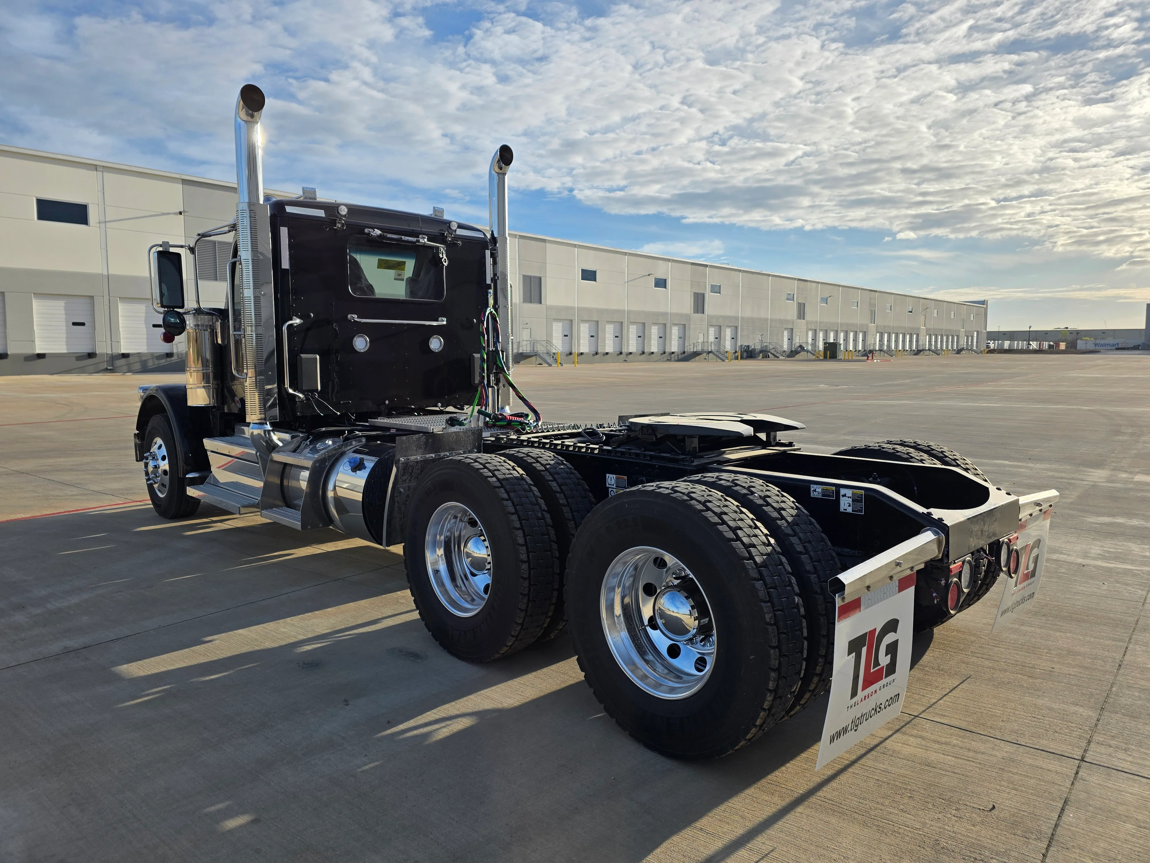 2027 Peterbilt 589 in Joplin, MO — photo 3