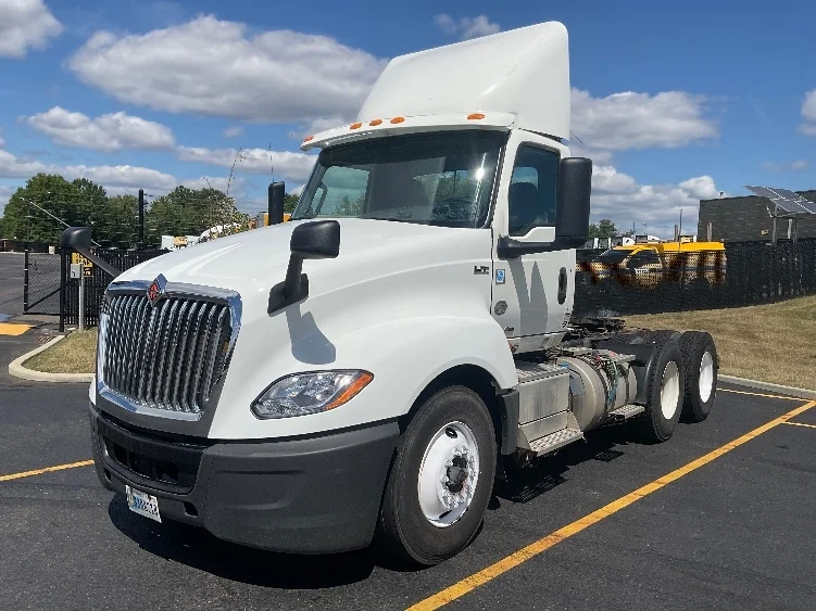 2019 International LT in Akron, OH — photo 3