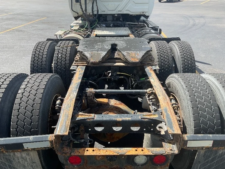 2019 International LT in Akron, OH — photo 6