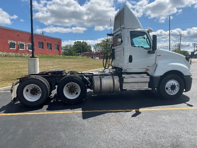 2019 International LT in Akron, OH — photo 8