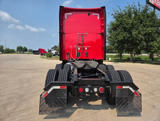 2023 Kenworth T680 in Cedar Rapids, IA — photo 5