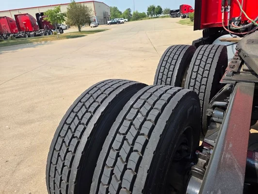2023 Kenworth T680 in Cedar Rapids, IA — photo 16