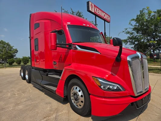 2023 Kenworth T680 in Cedar Rapids, IA