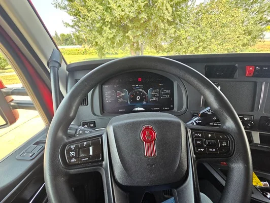 2023 Kenworth T680 in Cedar Rapids, IA — photo 22