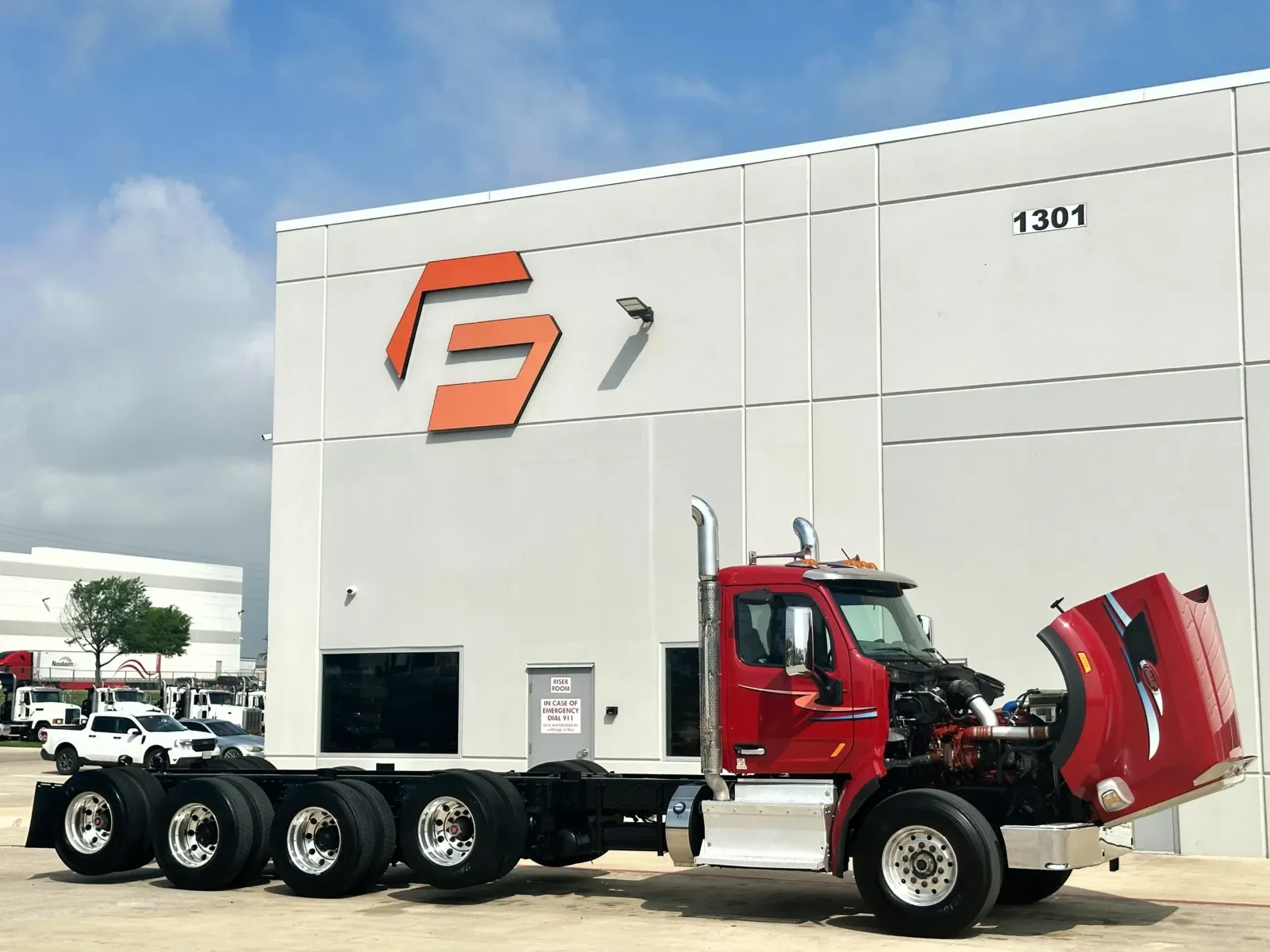 2017 Peterbilt 567 in Hutchins, TX — photo 9