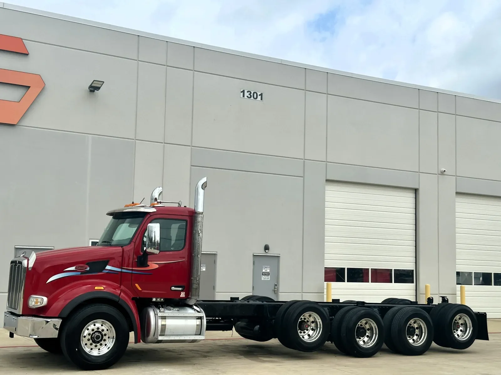 2017 Peterbilt 567 in Hutchins, TX — photo 2