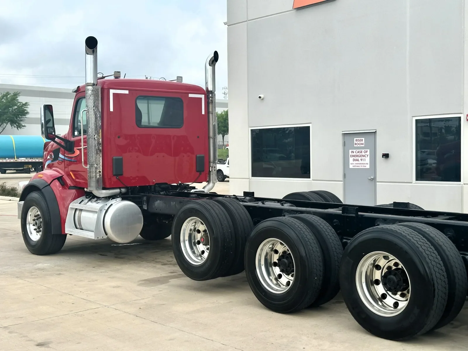 2017 Peterbilt 567 in Hutchins, TX — photo 8