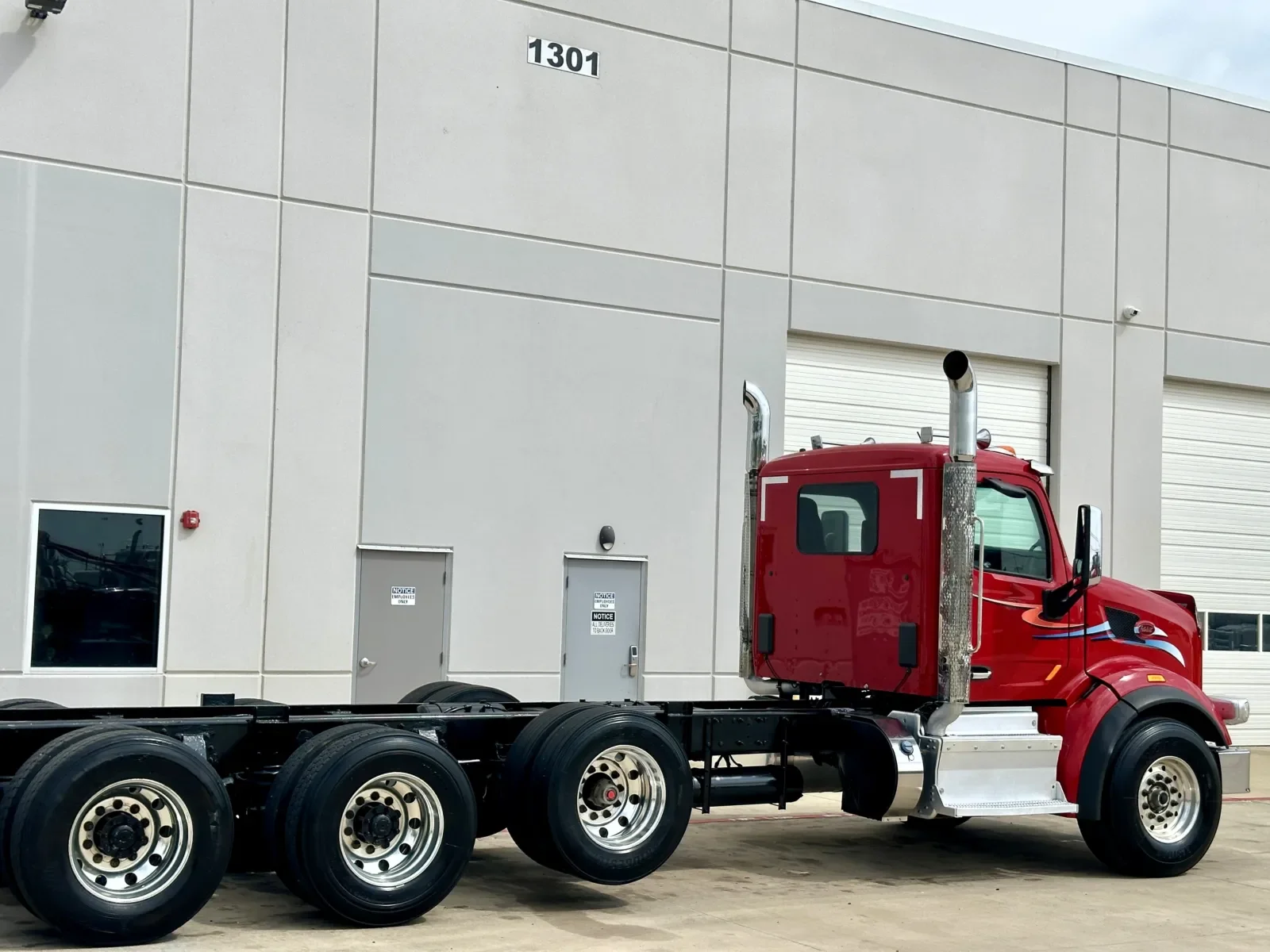 2017 Peterbilt 567 in Hutchins, TX — photo 7