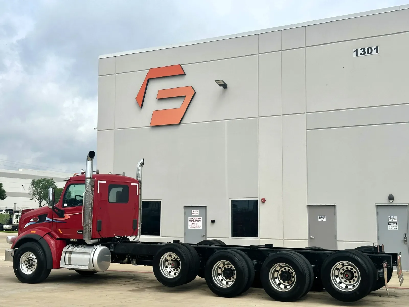2017 Peterbilt 567 in Hutchins, TX — photo 6