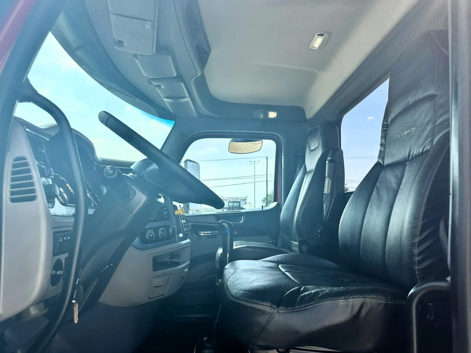 2017 Peterbilt 567 in Hutchins, TX — photo 14