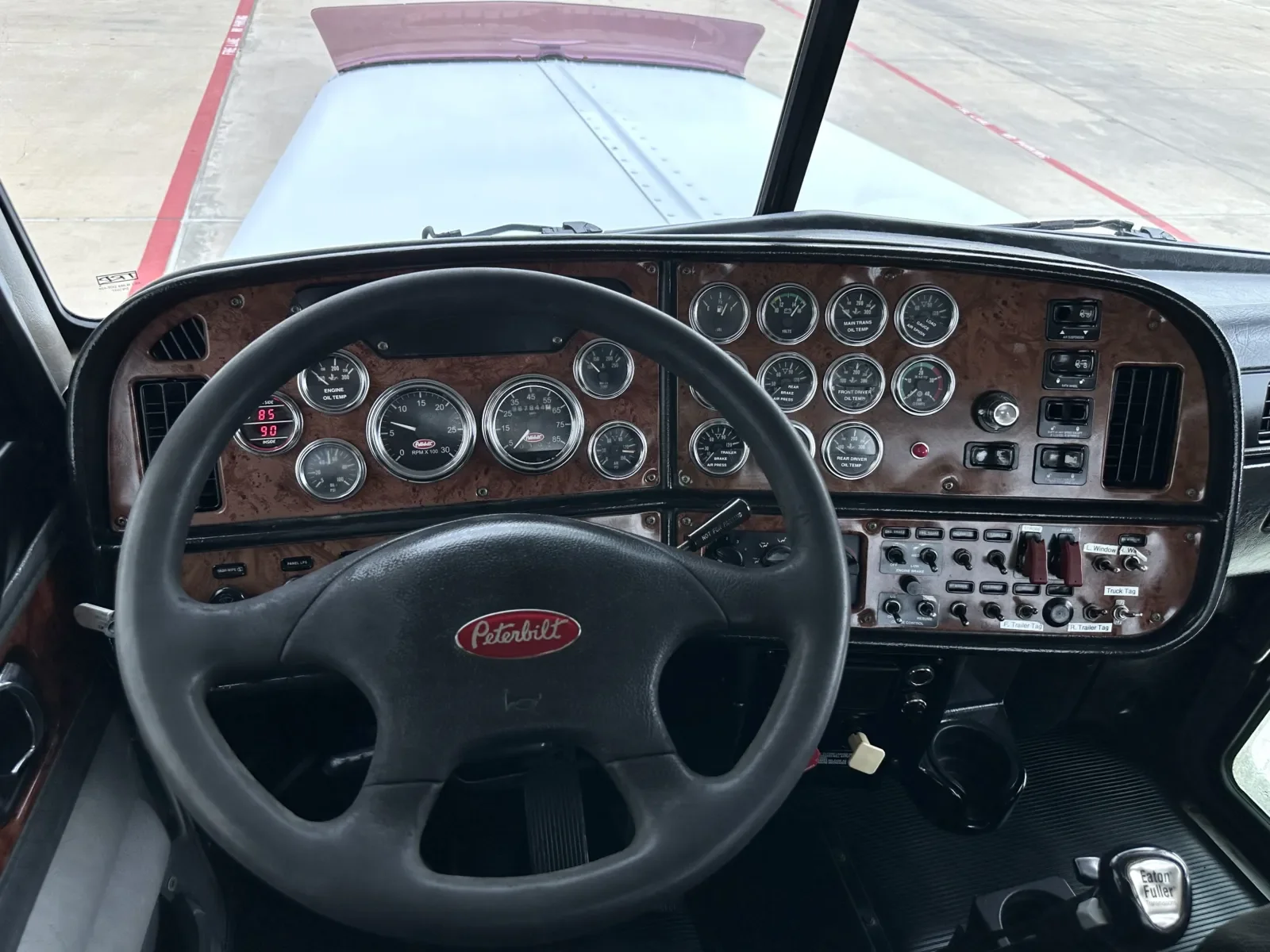 2005 Peterbilt 379 in Hutchins, TX — photo 16