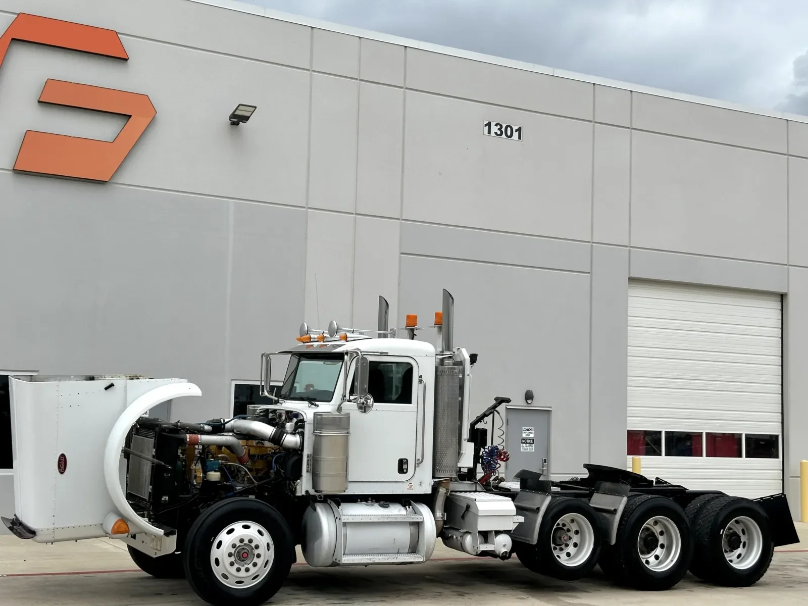 2005 Peterbilt 379 in Hutchins, TX — photo 10
